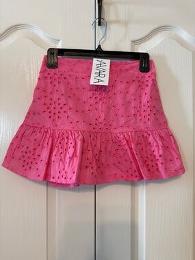Avara Nessa Pink Eyelet Ruffle Mini Skirt Size Small NWT